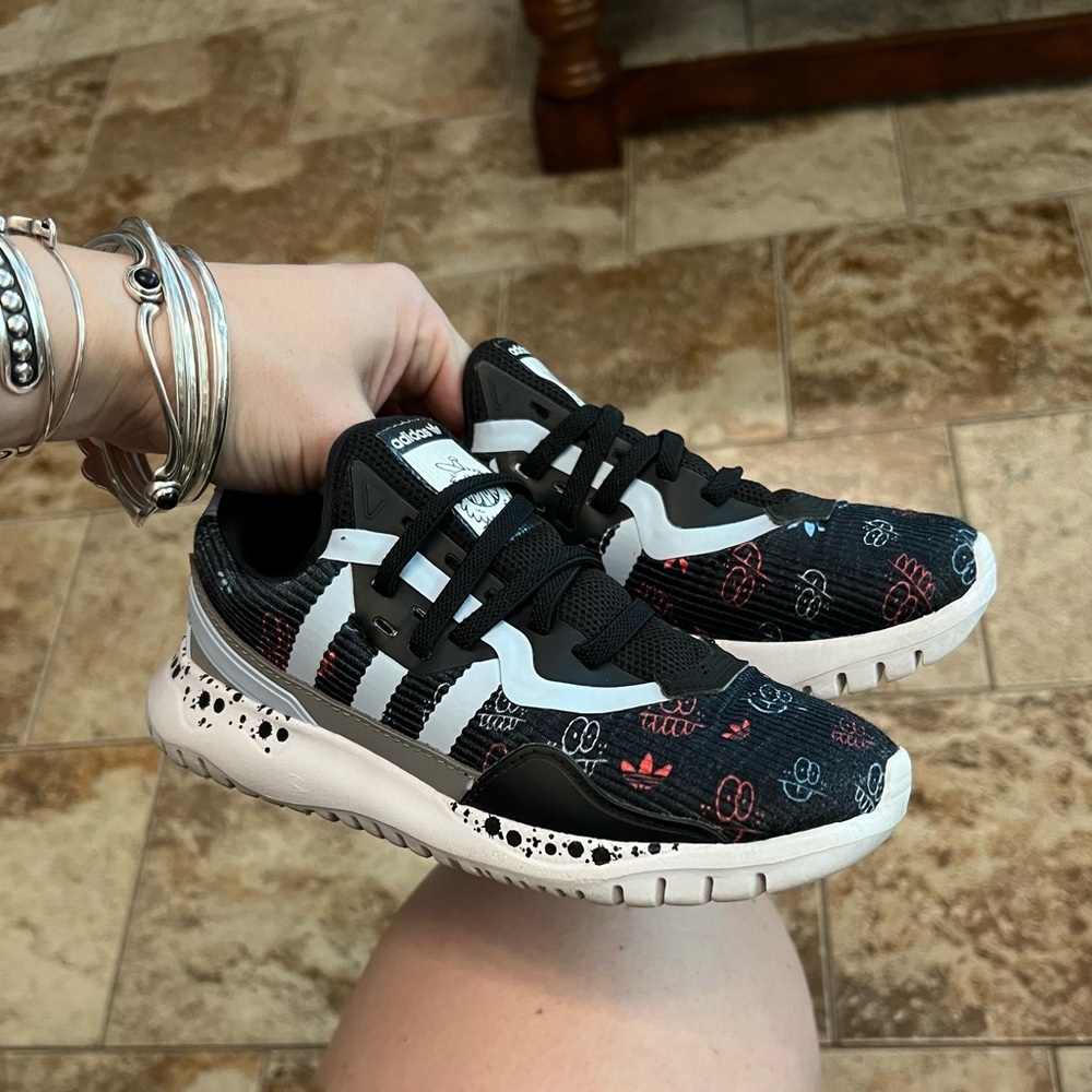 Kids size 13k Adidas Sneakers